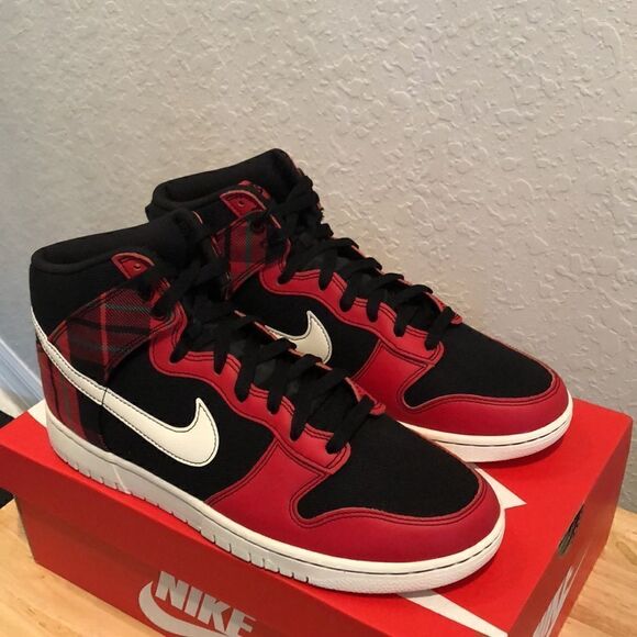 ⭐️NIKE DUNK LOW RETRO SE SNEAKERS - Picture 5 of 14